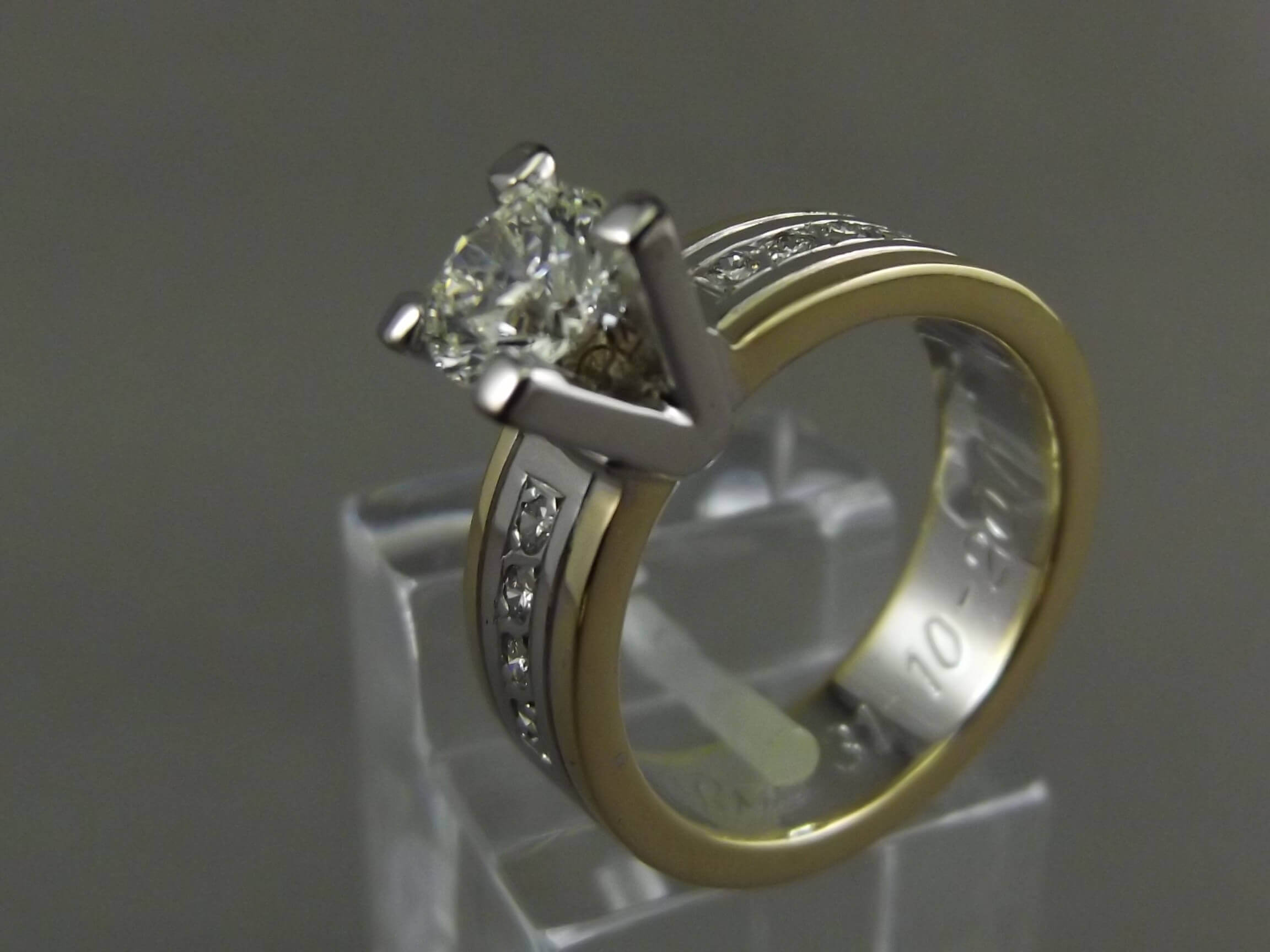 geboorte Baleinwalvis Bont Diamanten ring Antwerpen | Juwelier Helmond
