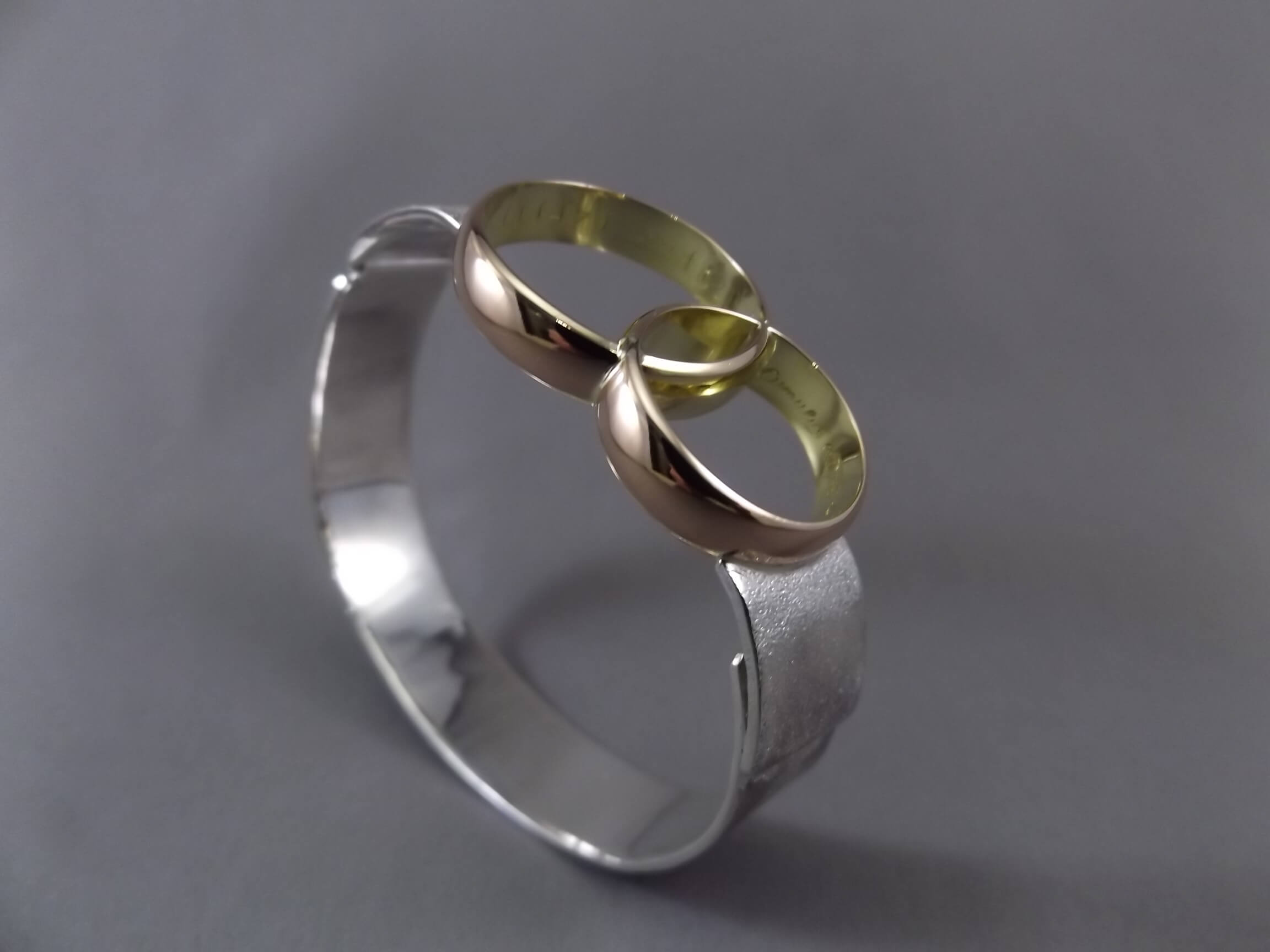 Wonder houding draaipunt Sieraad van 2 trouwringen | Juwelier Helmond