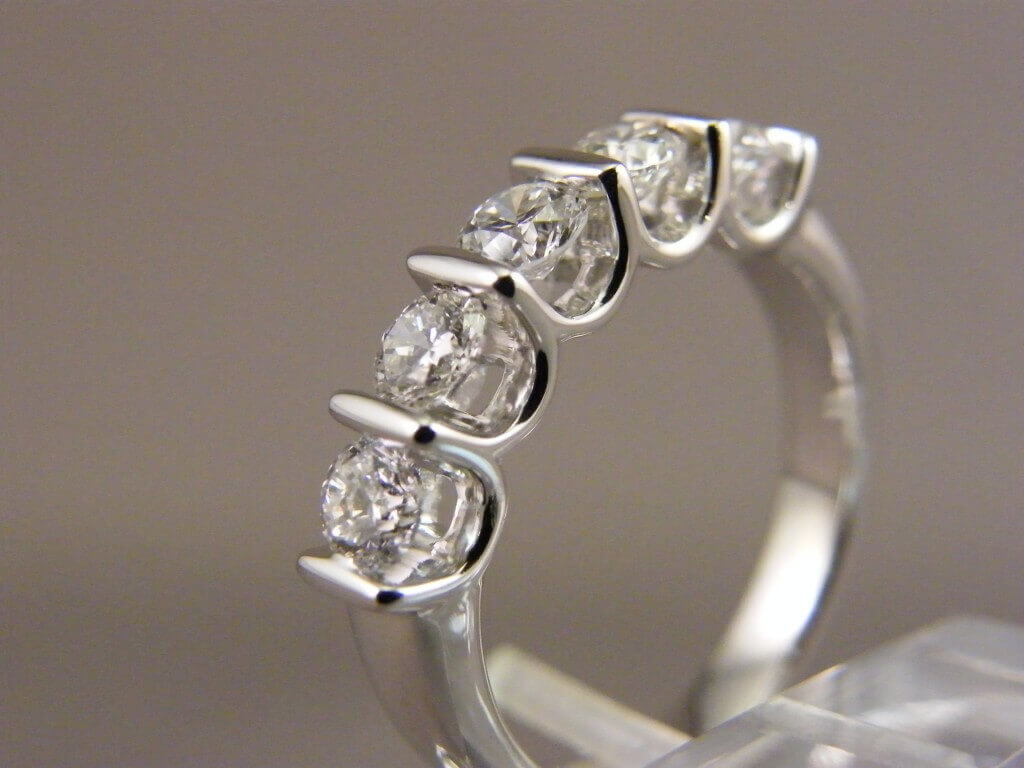 Beschuldigingen Evalueerbaar bang Exclusieve diamanten ring | Juwelier Helmond