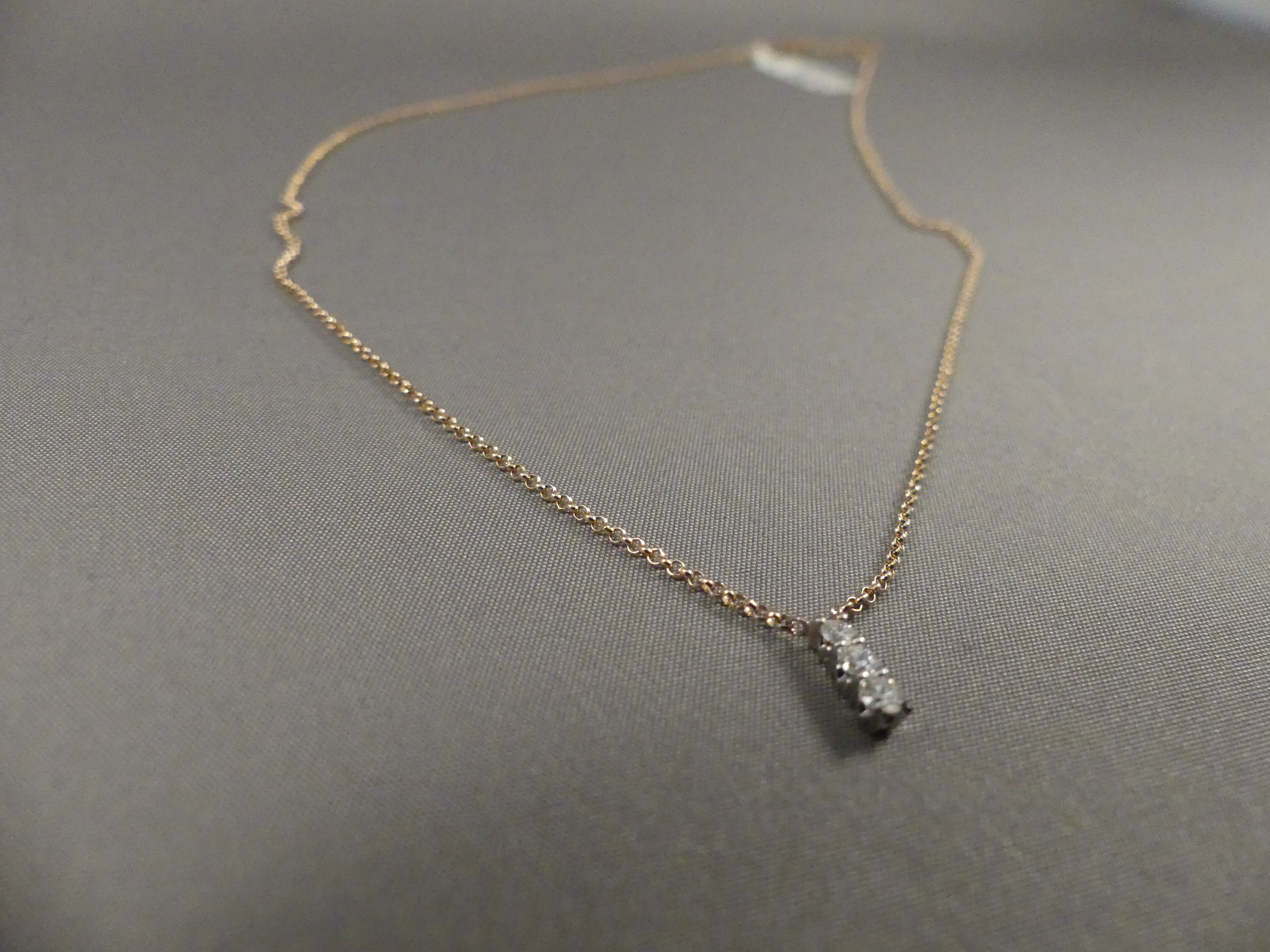 Mordrin Sobriquette Kritiek Rosé gouden ketting met hanger diamant | Juwelier Helmond