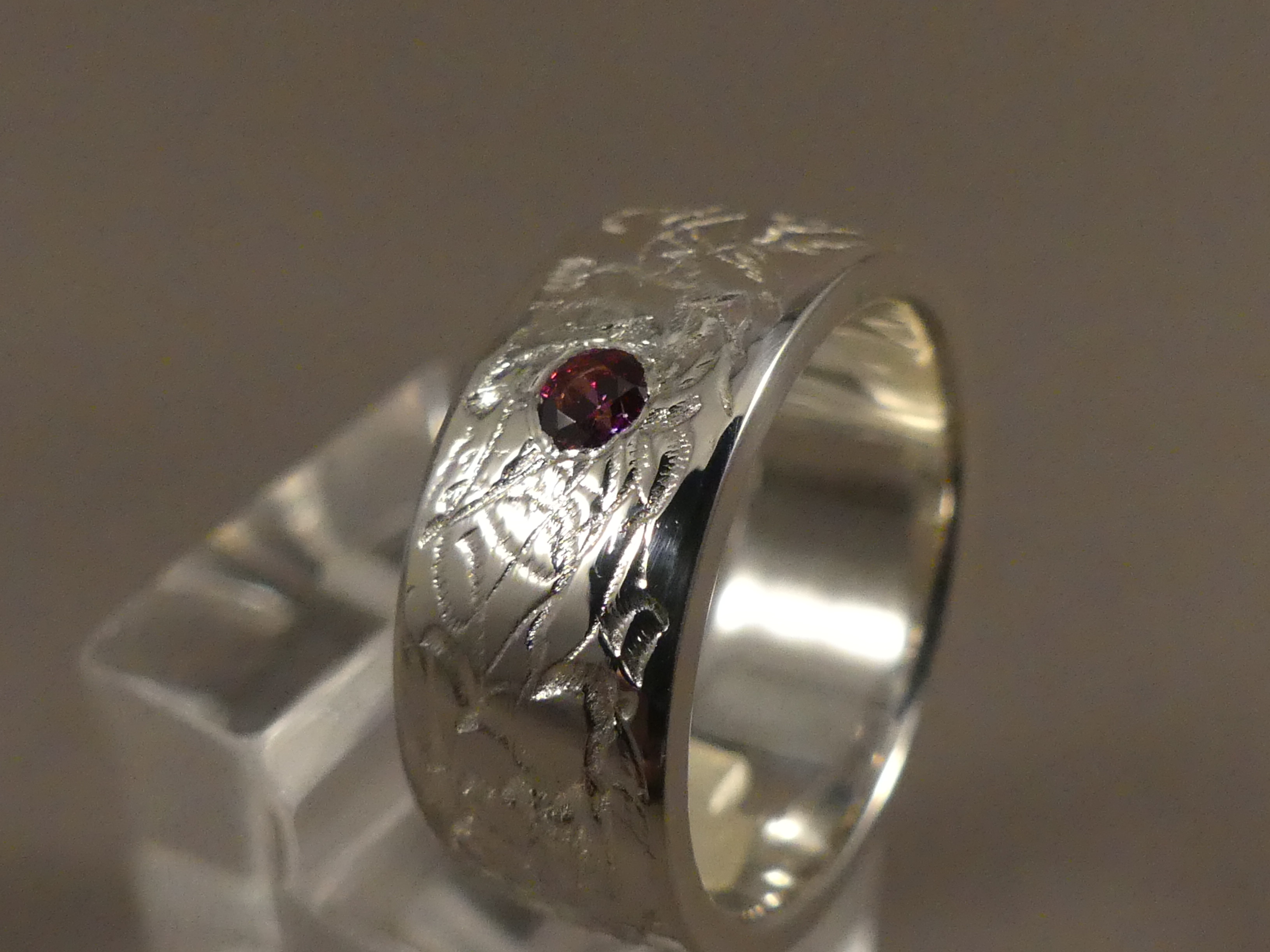 Brede zilveren ring met steen | Juwelier
