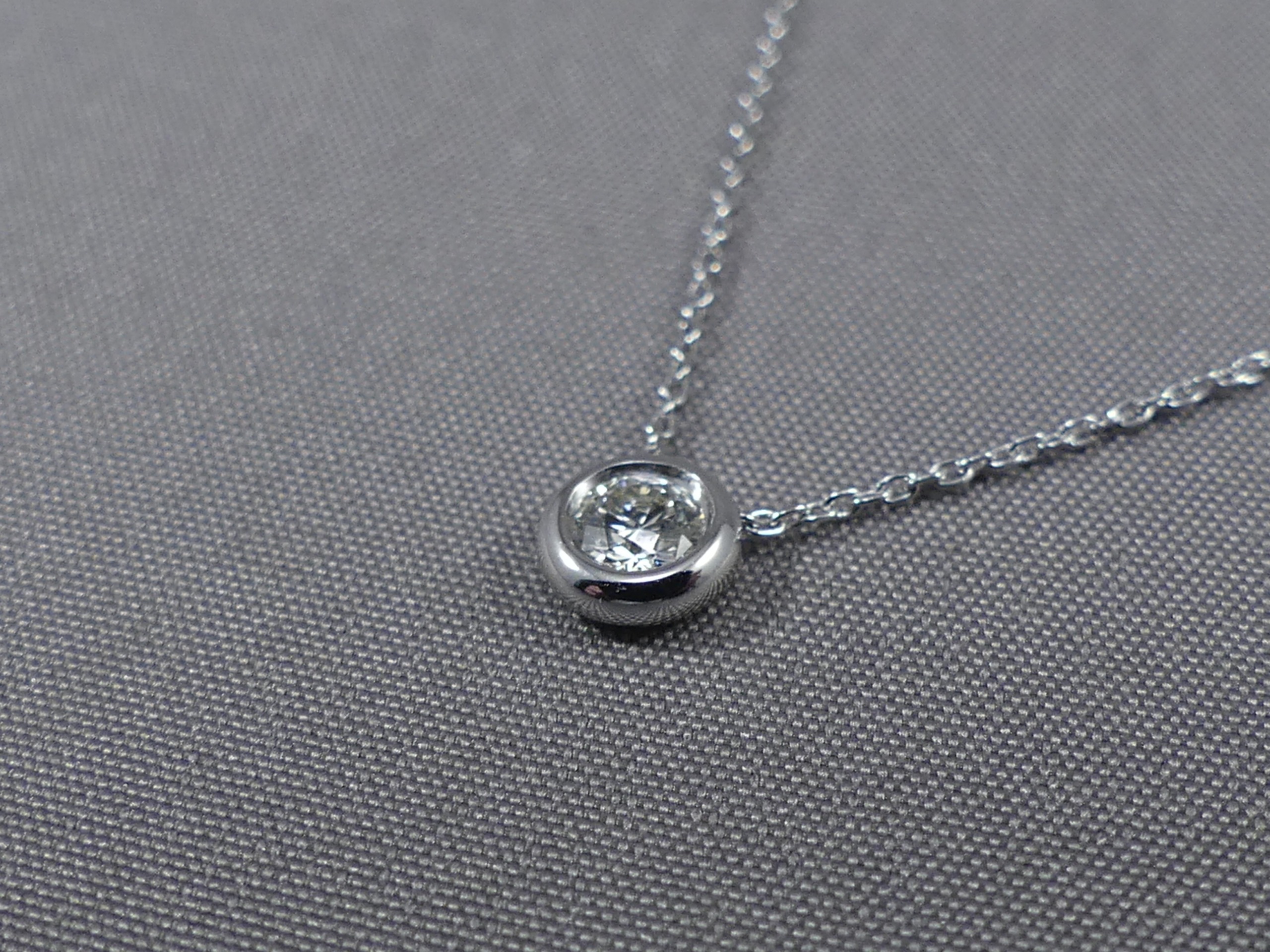 vallei Voorwaarden Reusachtig Witgouden ketting met diamant | Juwelier Helmond
