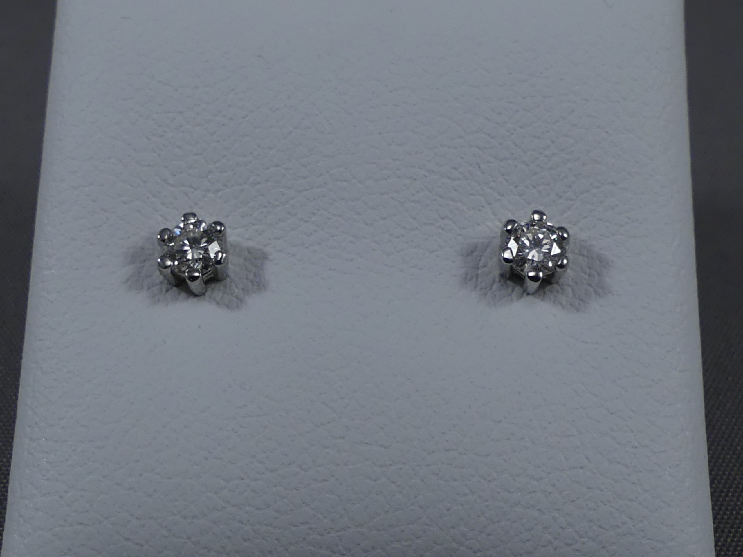 Noord Amerika Verspreiding moeilijk Oorbellen diamant | Juwelier Helmond