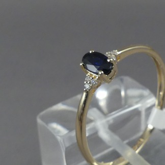 verlovingsring blauw saffier diamant