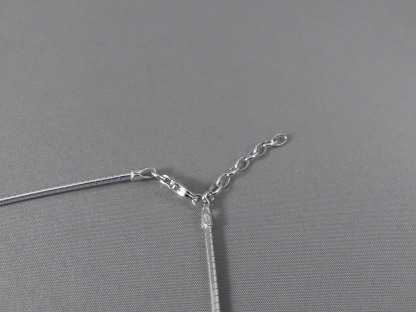 Zilveren spang met hanger
