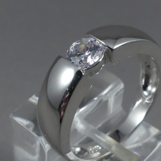 Zilveren ring met zirconia