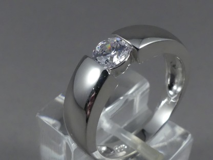 Zilveren ring met zirconia