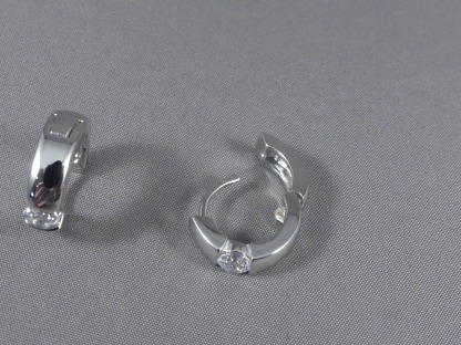 Zilveren oorringen met zirconia