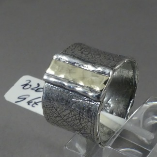 Ring met een streepje 9 karaat