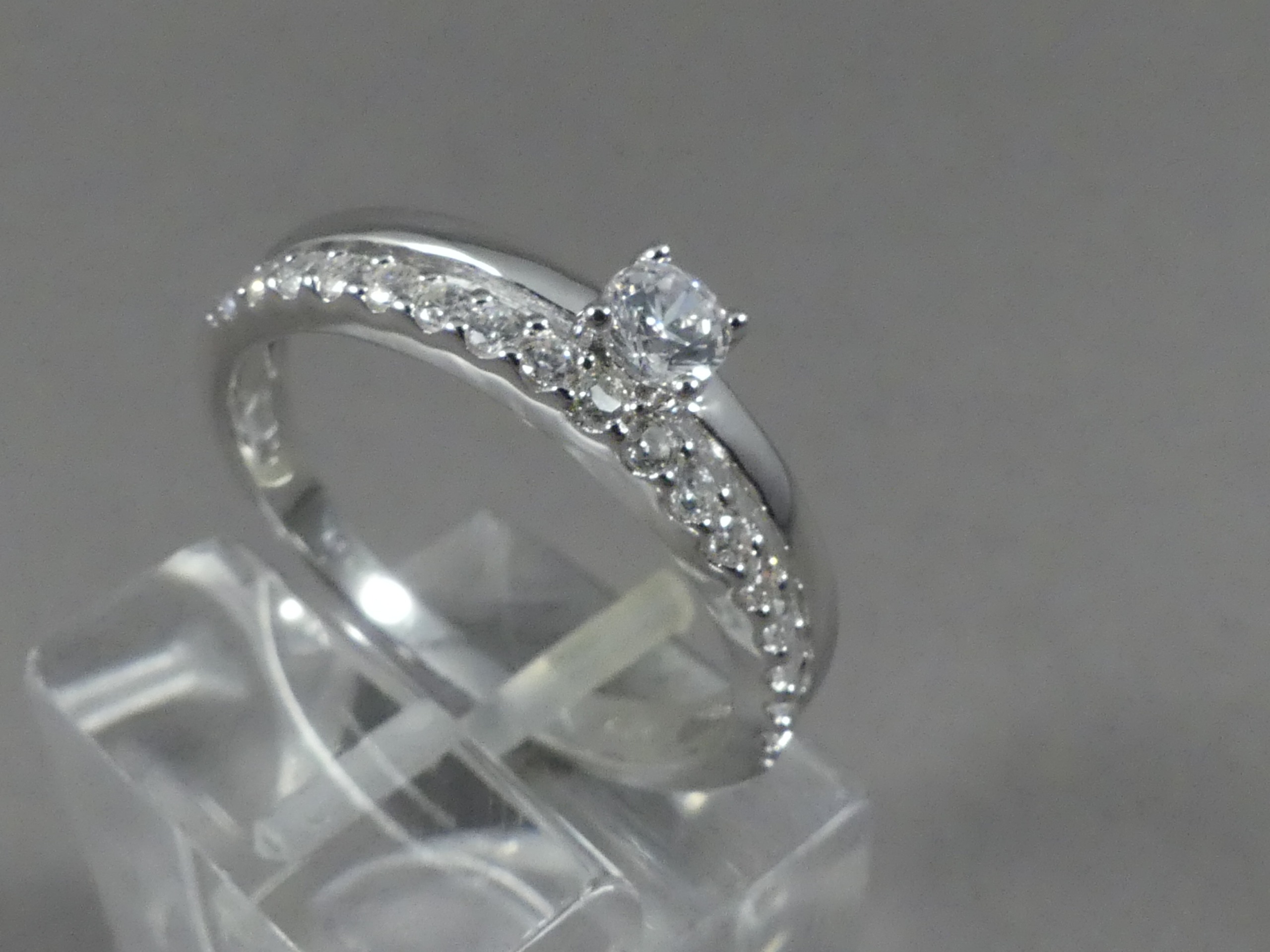 Ring zirconia glans