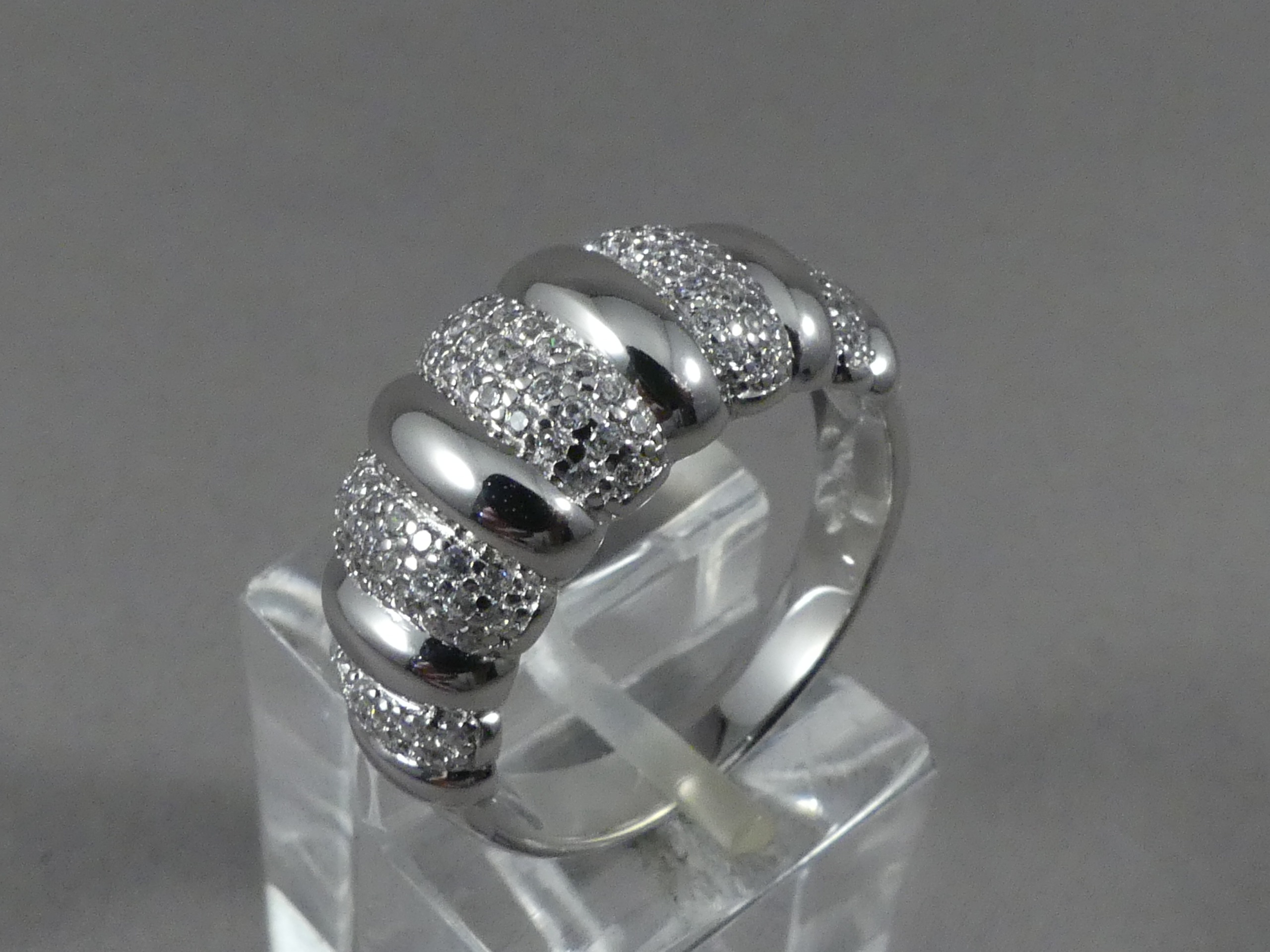 Ring zirconia glans