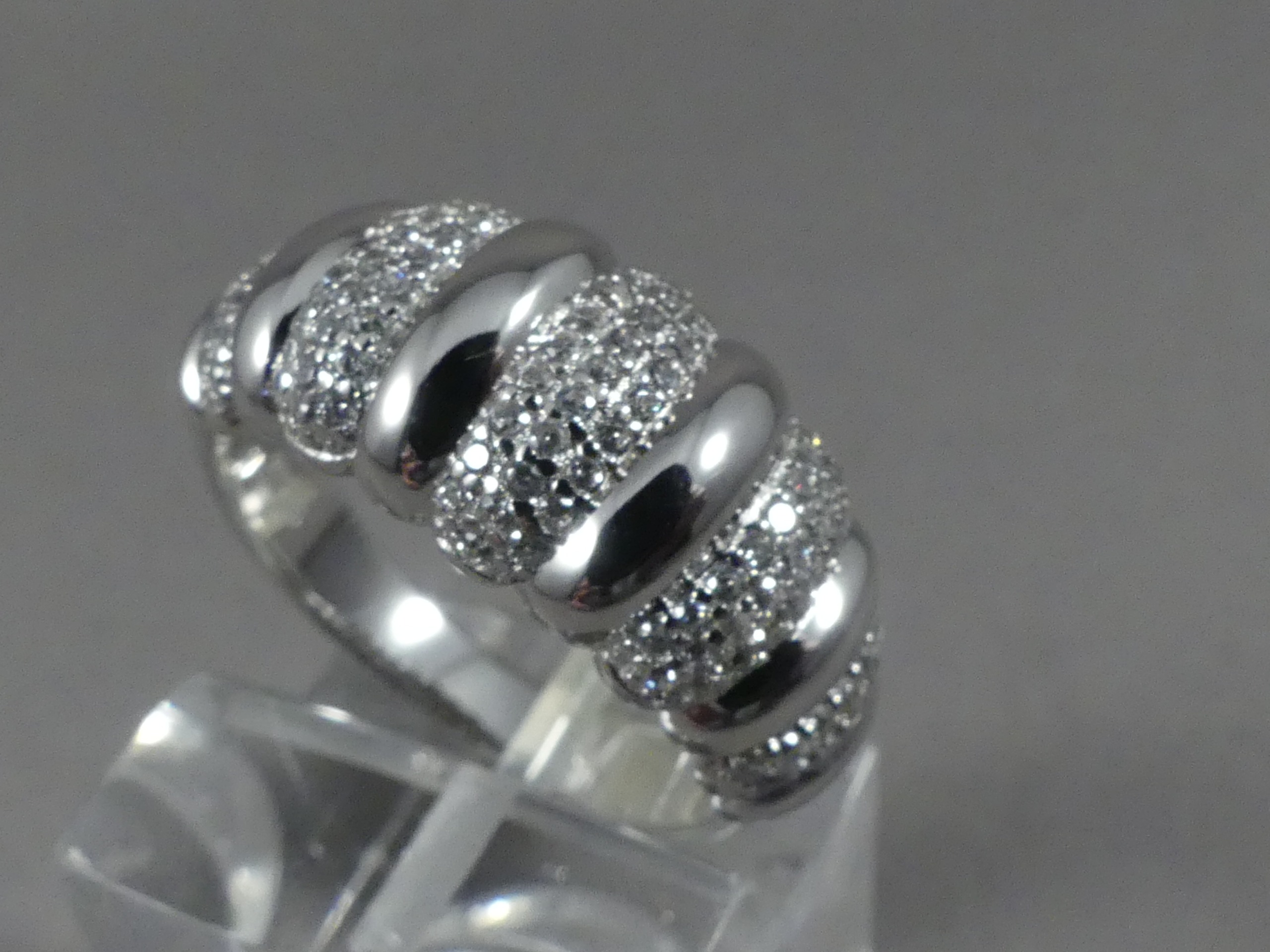 Ring zirconia glans