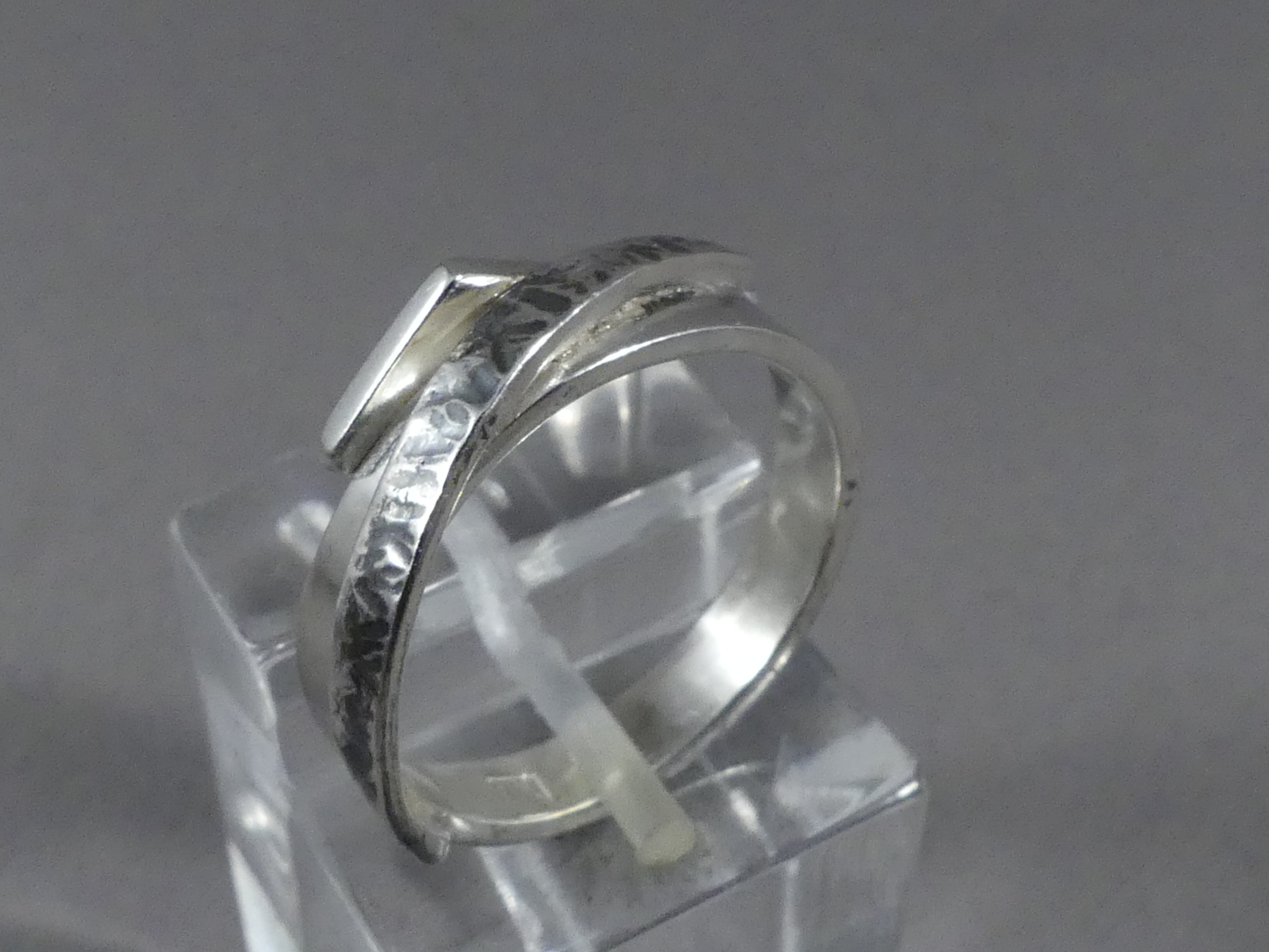 Handgemaakte damesring zilver