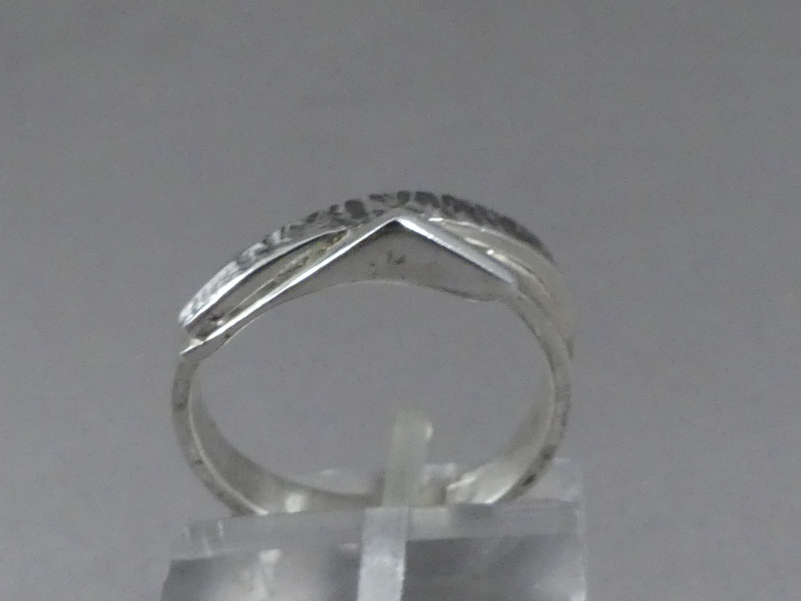 Handgemaakte damesring zilver